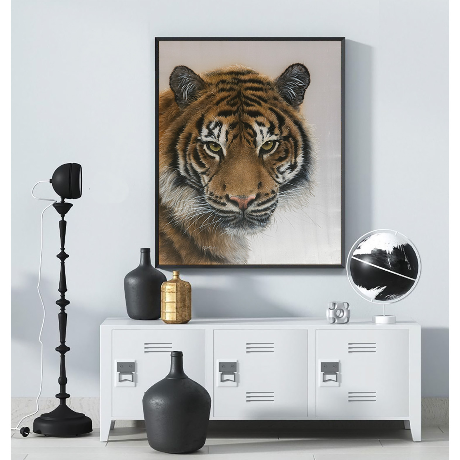 Conqueror’s gaze – hyper realistic tiger portrait painted on pure silk