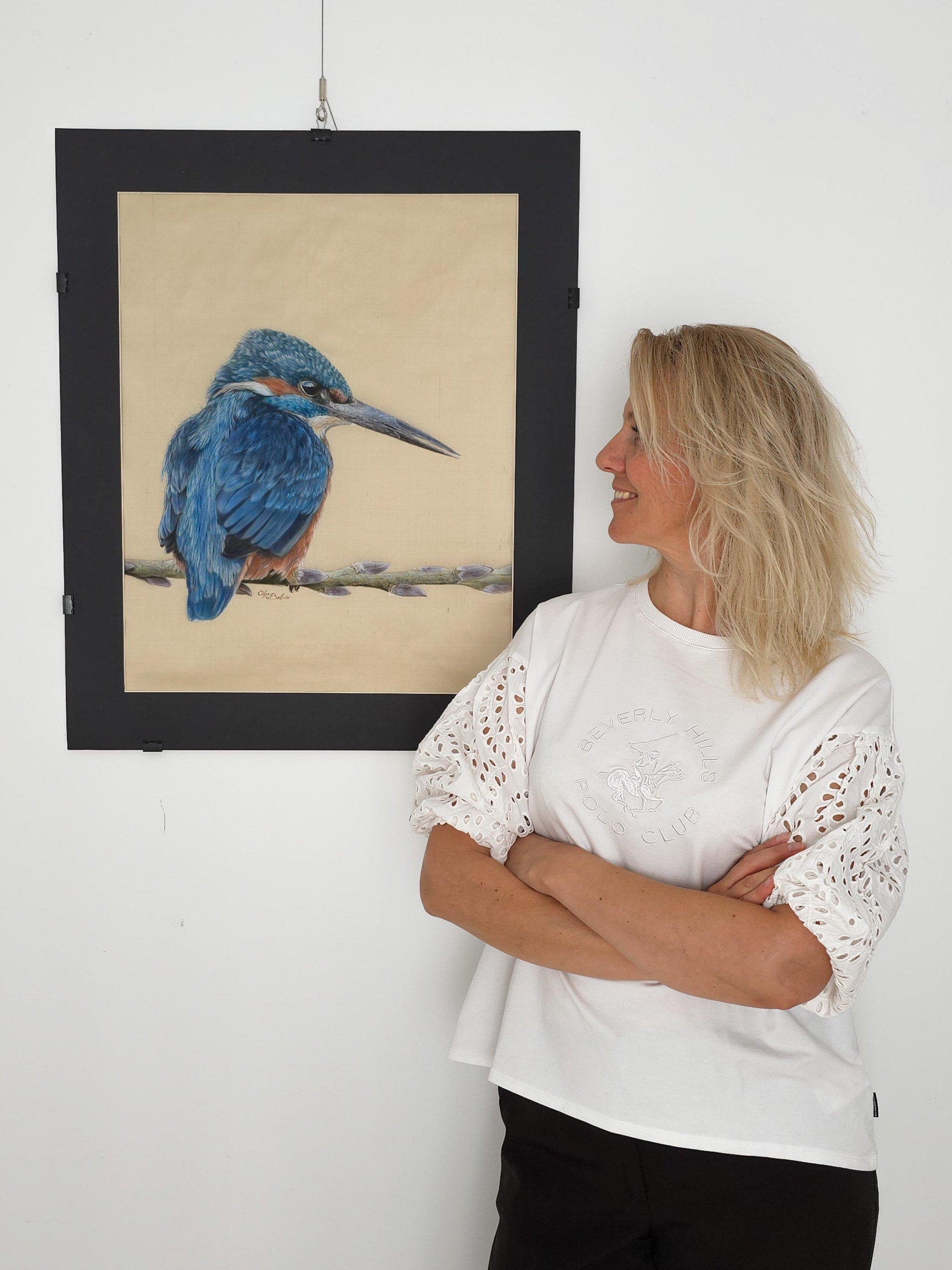 Elegance in Stillness – Silk painted kingfisher portrait