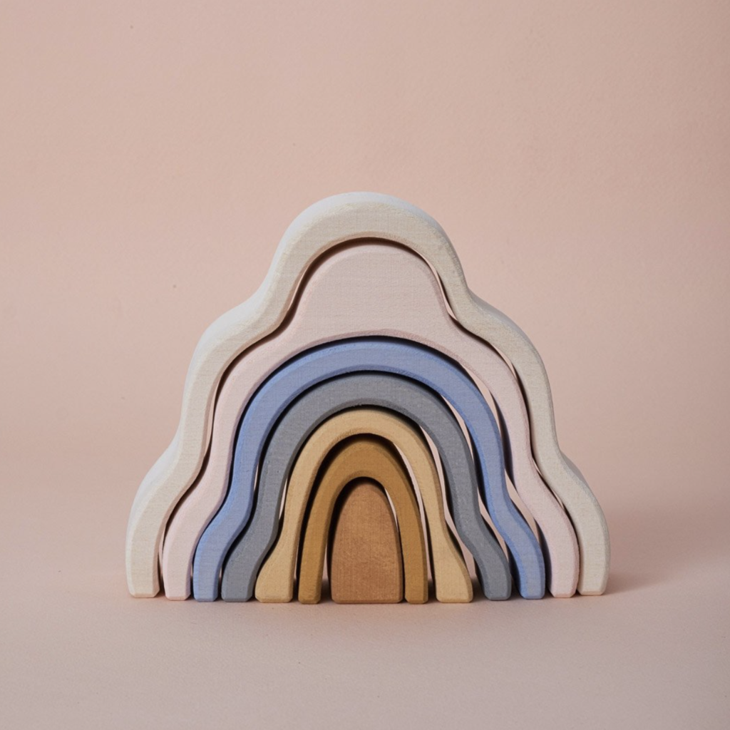 Waterfall arch stacker