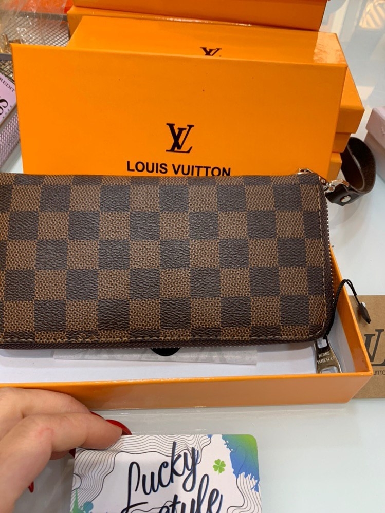 Кошелёк LV коричневая шашка +коробка LV 2809