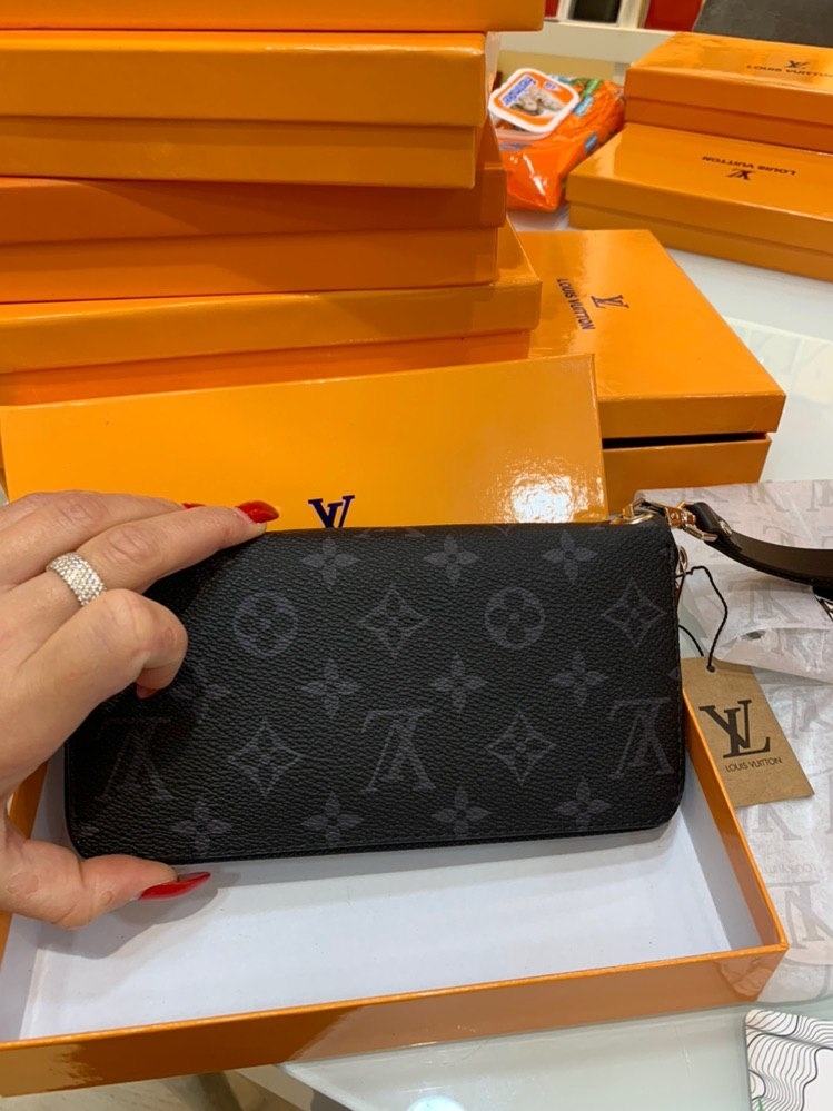 Кошелек серый в узоры кожа