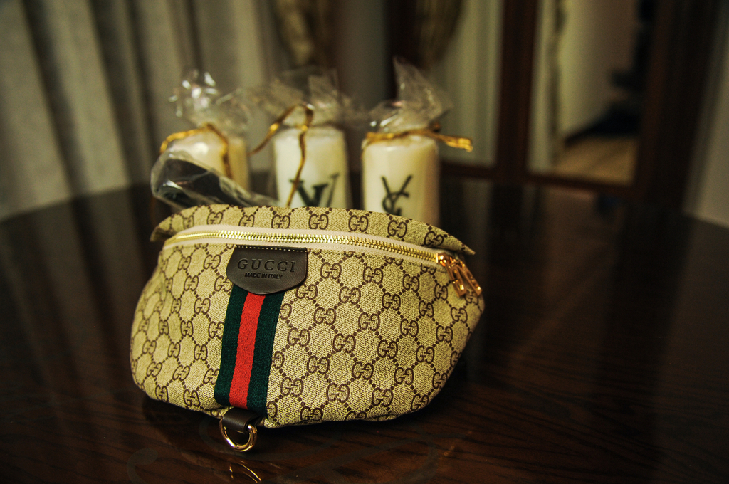 Поясная сумка мужская бежевого цвета