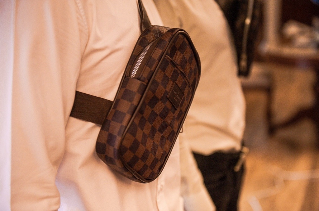 сумка бананка через плечо