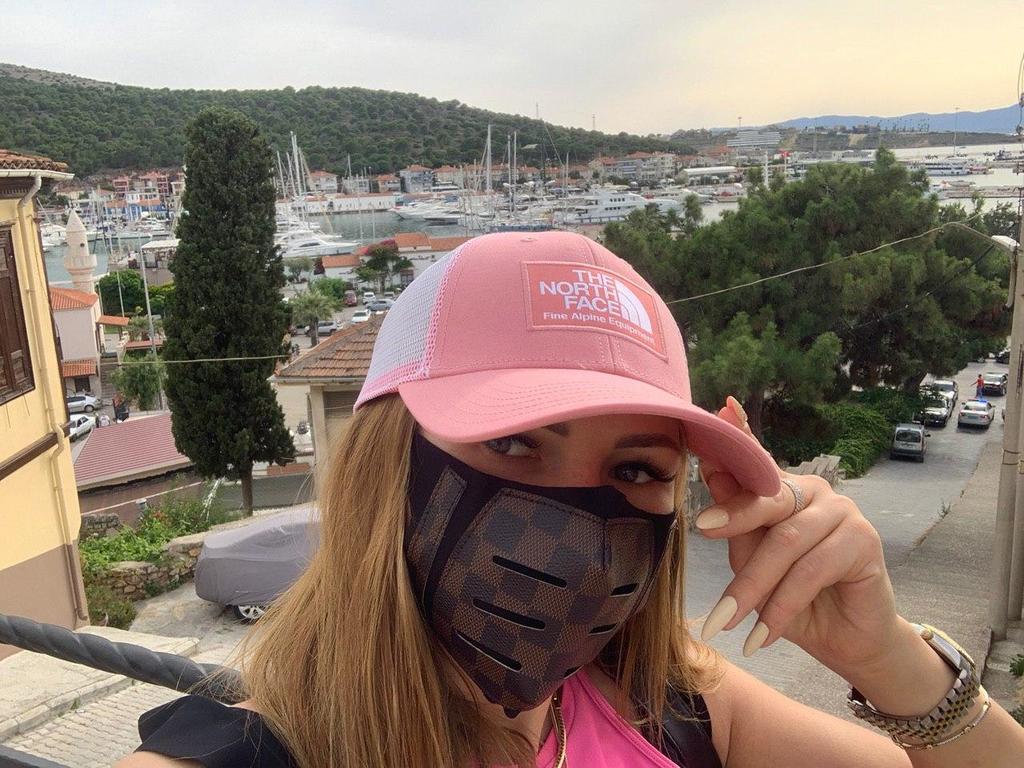 Маска Louis Vuitton  коричневая шашка стильная защитная луивиттон тренд 51155