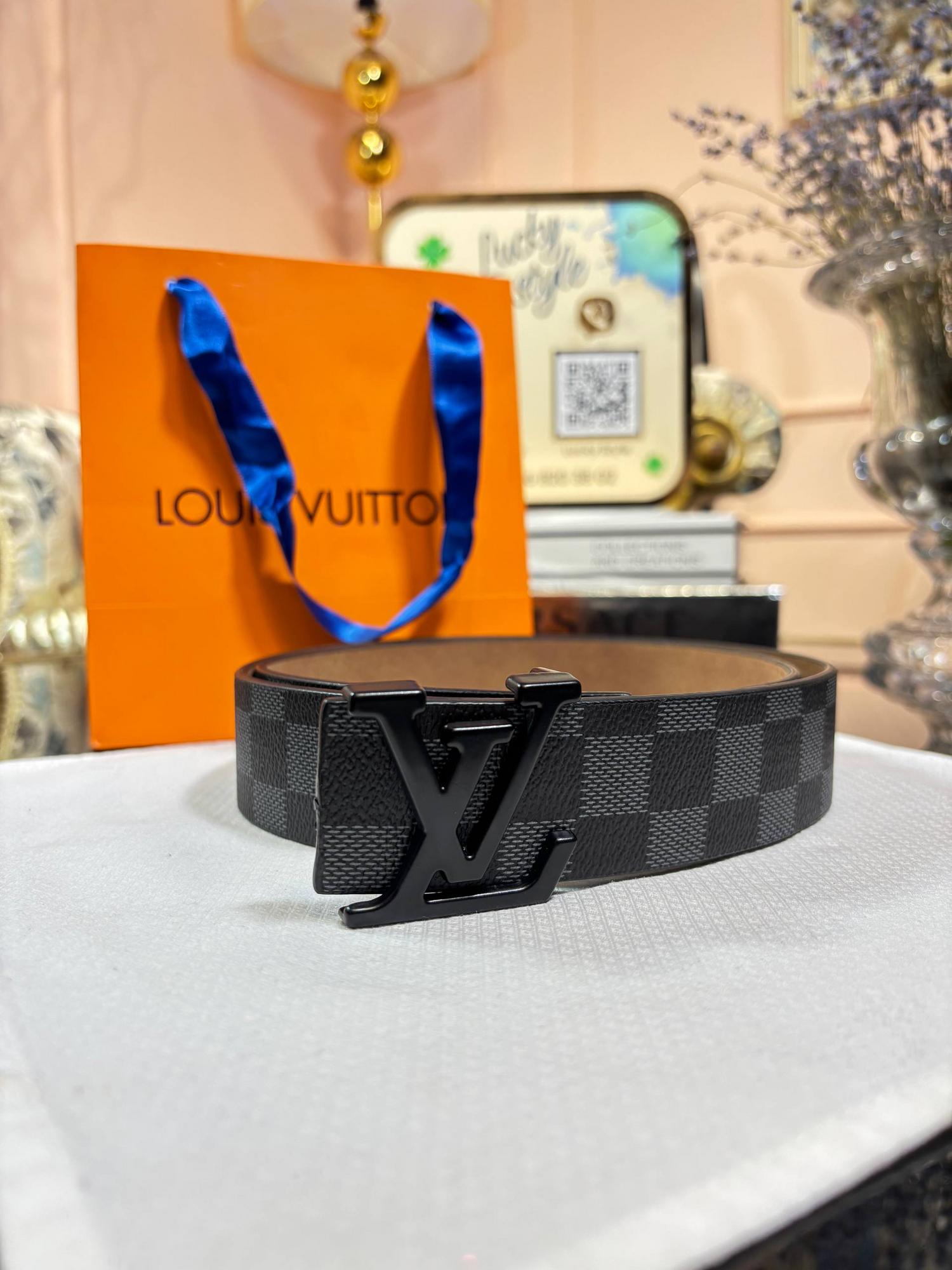 LV серая шашка чёрная пряжка 51190