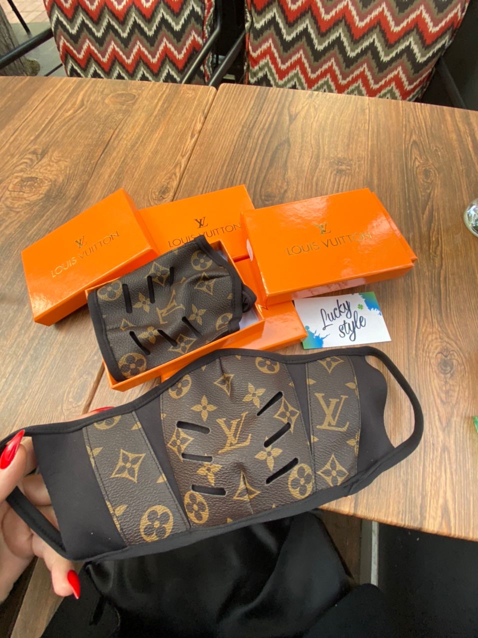 маска защитная стильная луивиттон под кожу LV monogram luxe+коробка  60000