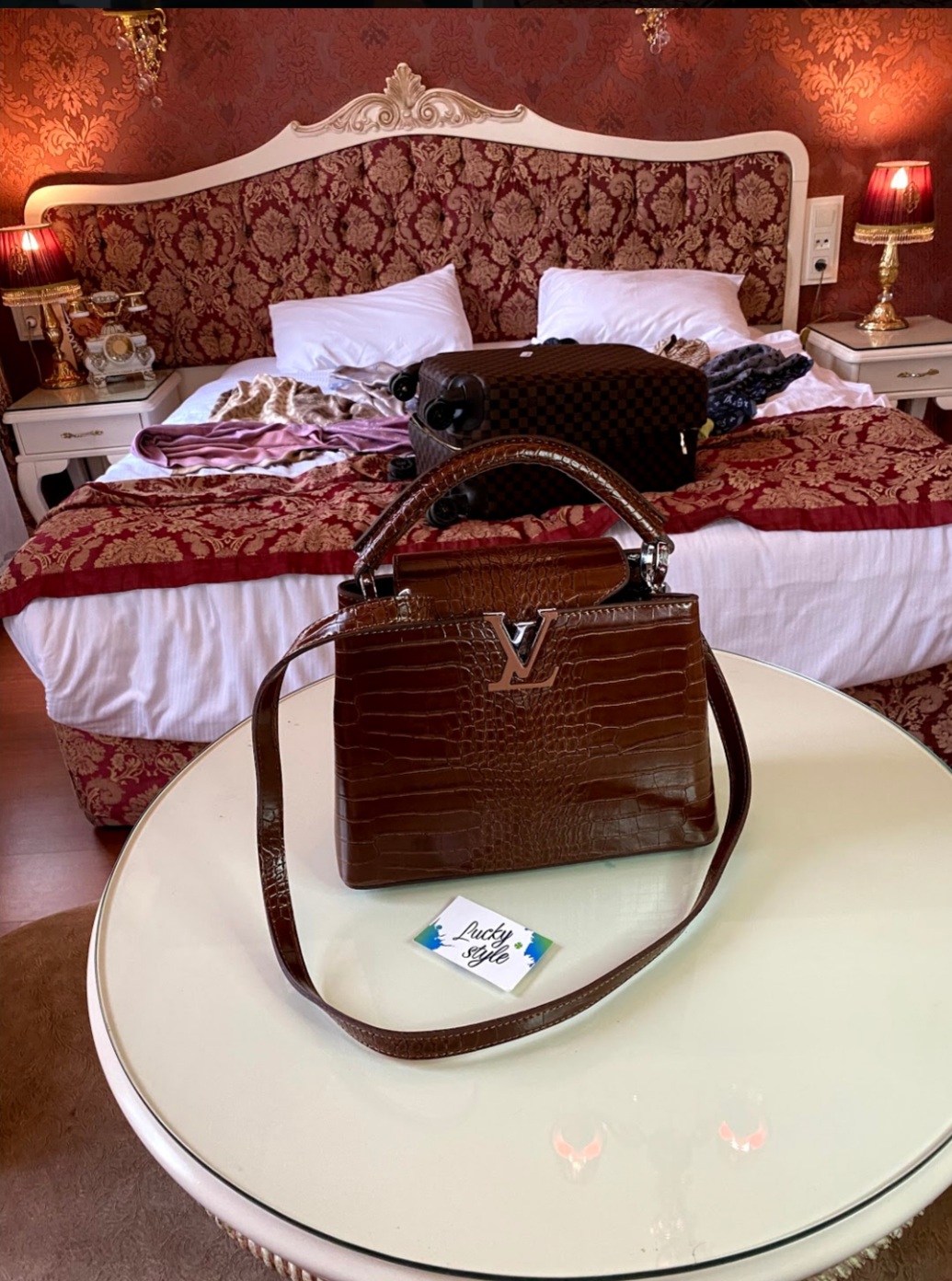 Женская сумка Louis Vuitton CAPUCINES BB 60011