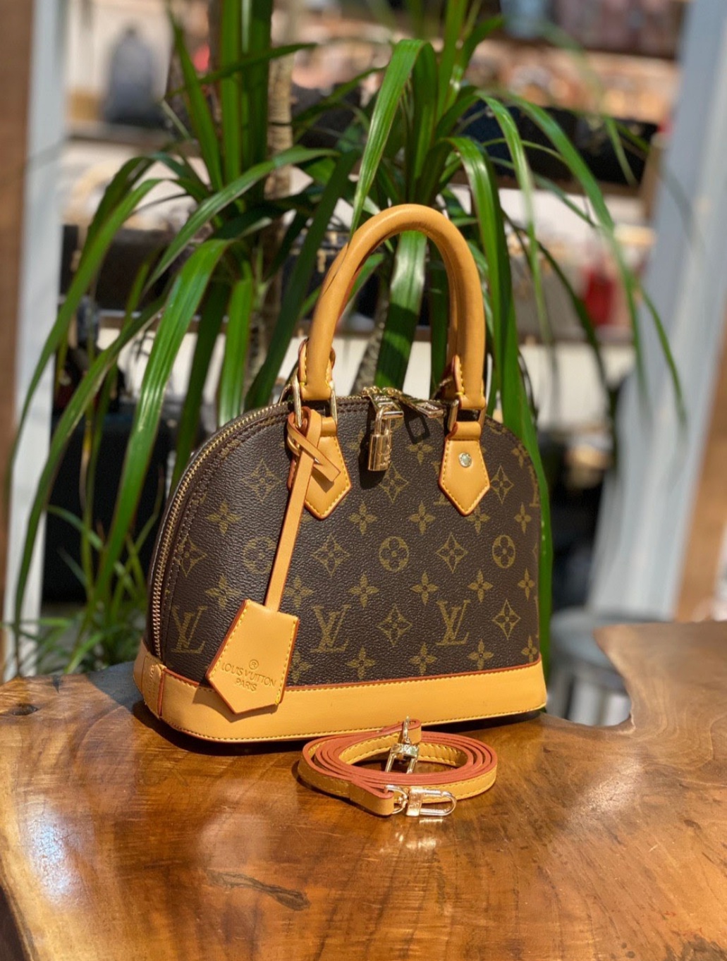 Сумка женская LV Alma BB monogram 23cm 60020
