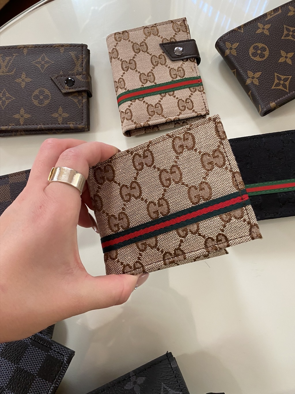 Пормоне-кошелек Гучи золотого цвета 60104