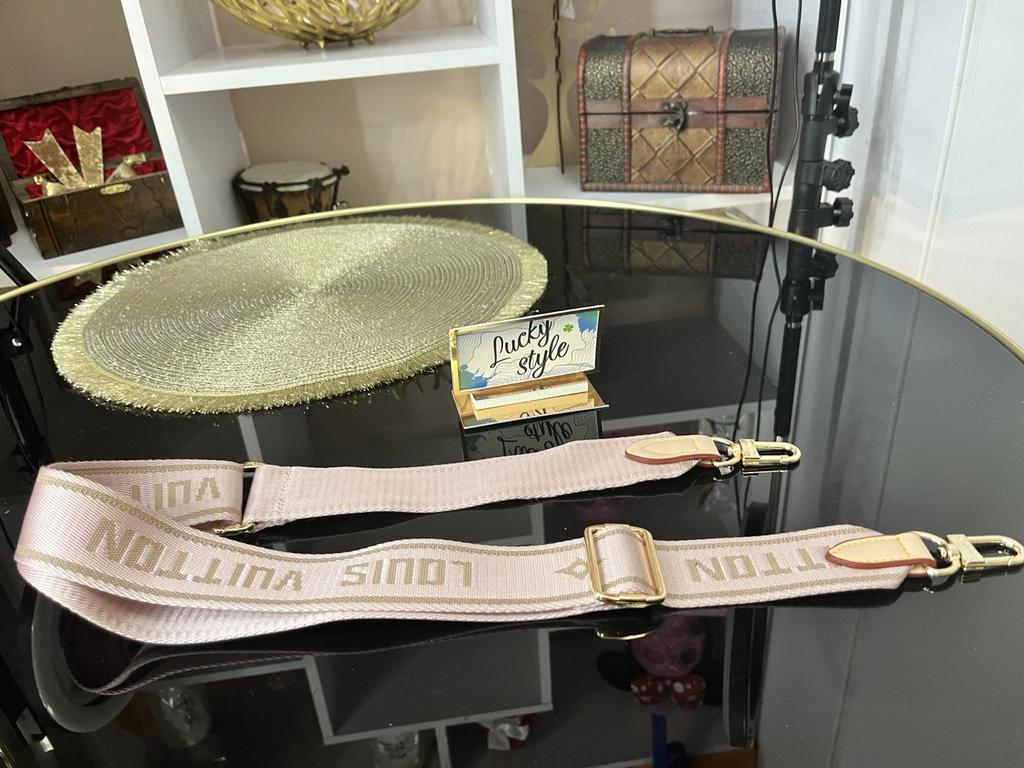 Съёмный ремень LV розовый 51354