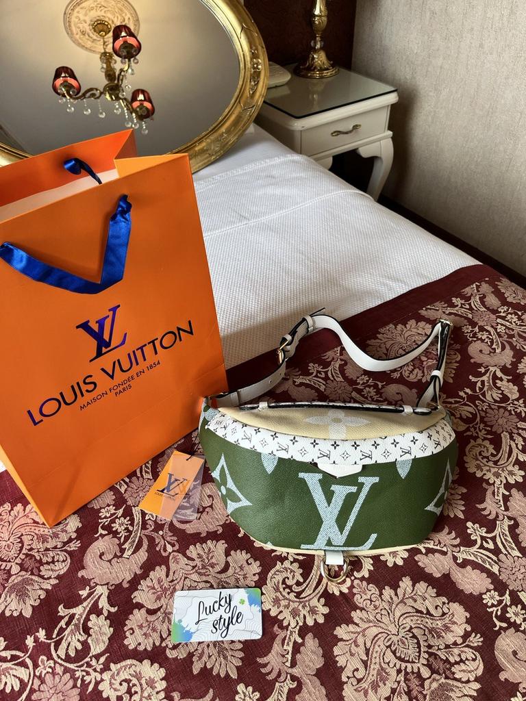 Поясная сумка бананка спортивная луивиттон для мужчин и жегнщин  Discovery Louis Vuitton green в брендовом пыльнике 51364