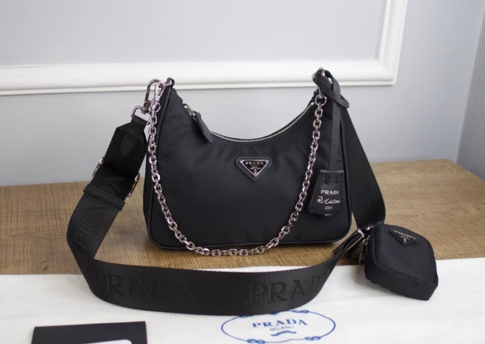 Сумка Prada Re-Edition 2005 big 51367