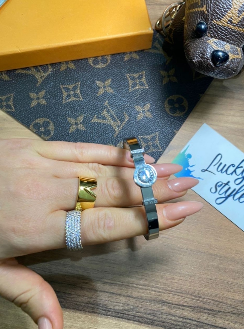 Браслет женский серебристого цвета 51377