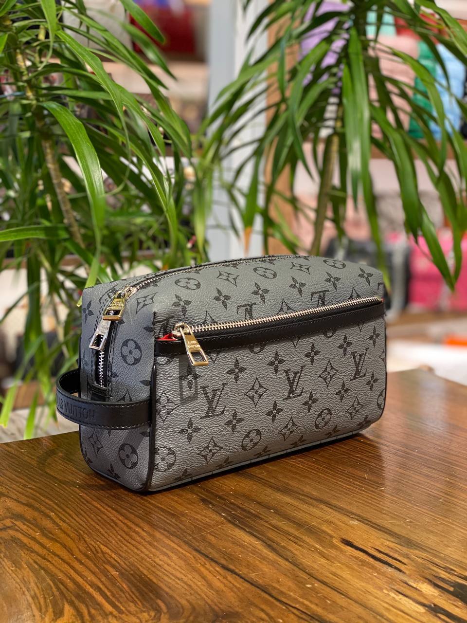 Барсетка месенжер косметичка серый монограмм Louis Vuitton Luxe 6008500