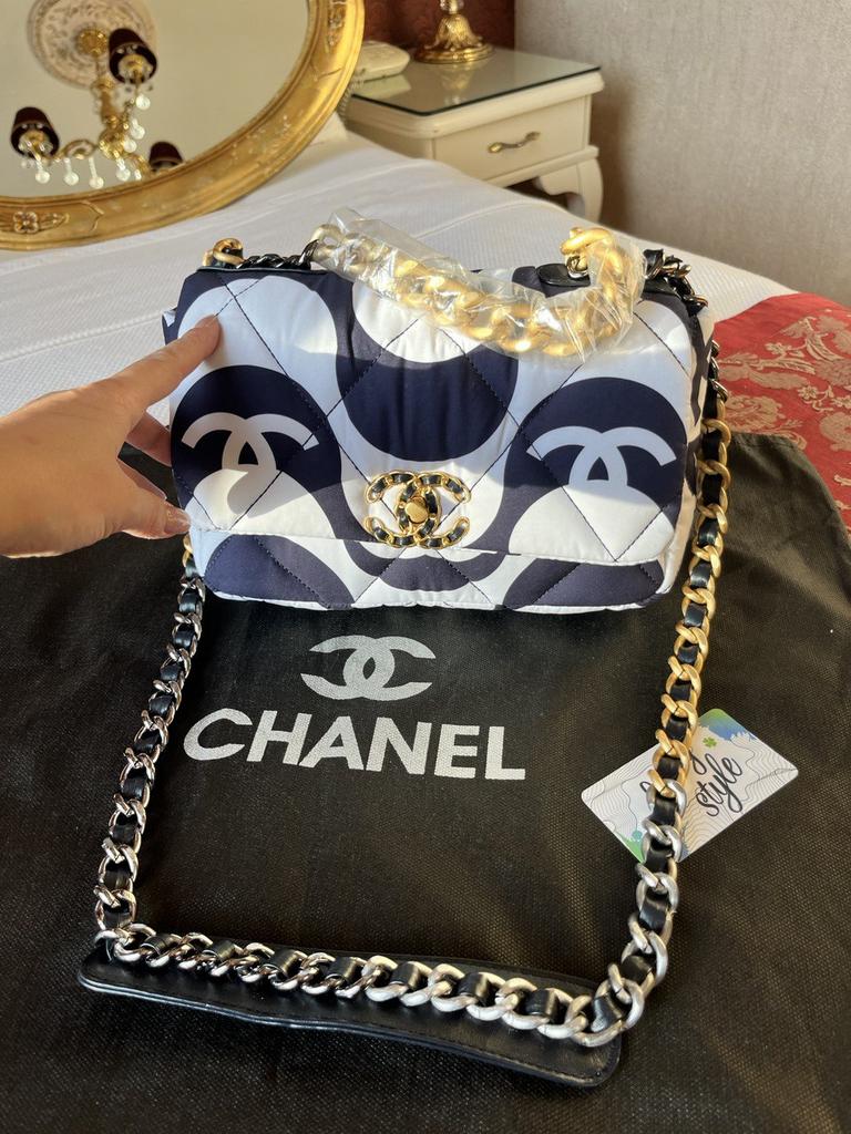Chanel 19 темно-синего и белого цвета 30 см+ пыльник бренд 43242352367