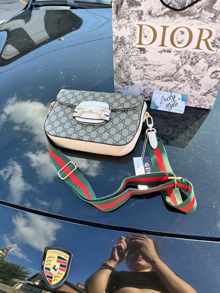 Мини сумка с бежевой вставкой Гучи Horsebit GG 9928282830