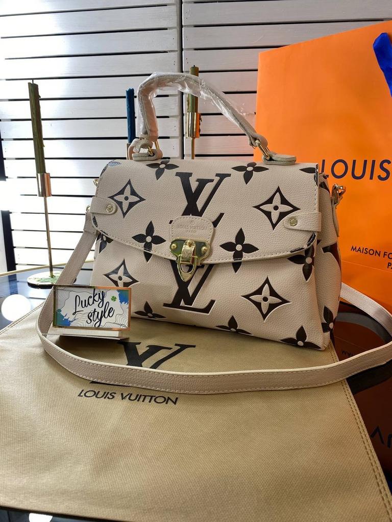 Cумка Louis Vuitton Georges в брендовом пыльнике кремового цвета 512412142