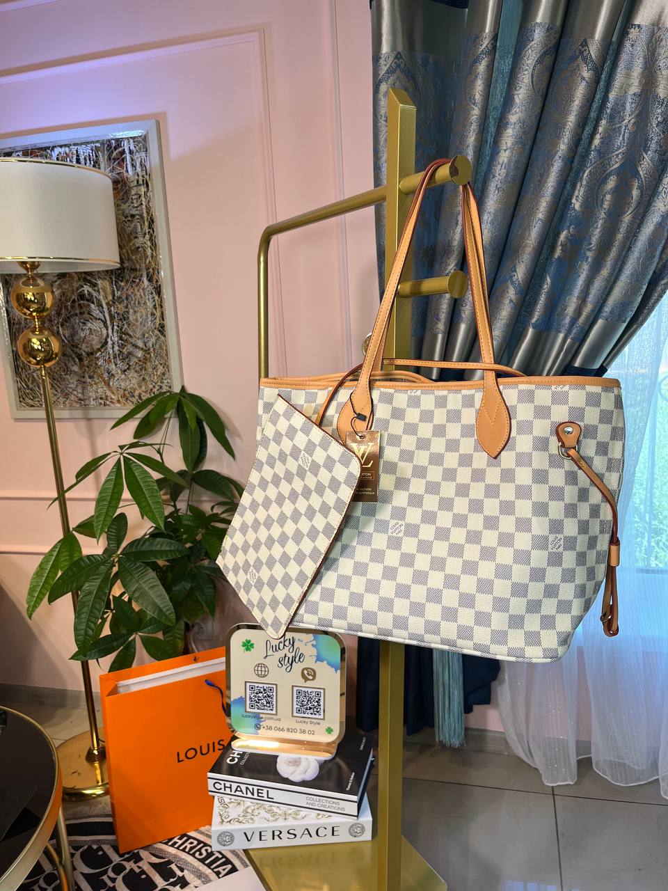 Сумка белая шашка неверфулл neverfull темные ручки 45 см 372726182