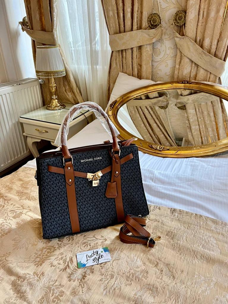 MICHAEL KORS с замком  MODEL сумка средняя серого цвета  102040