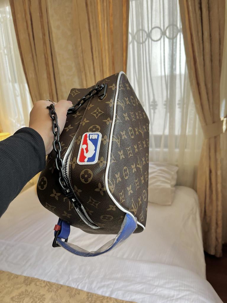 Барсетка NBA коричневый monogram Louis Vuitton мужская косметичка 6435643