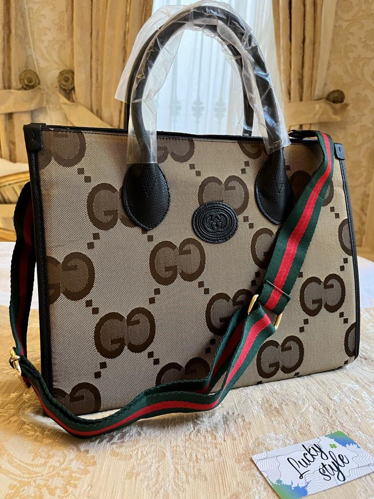 Гучи tote сумка большая c черной ручкой 513252130