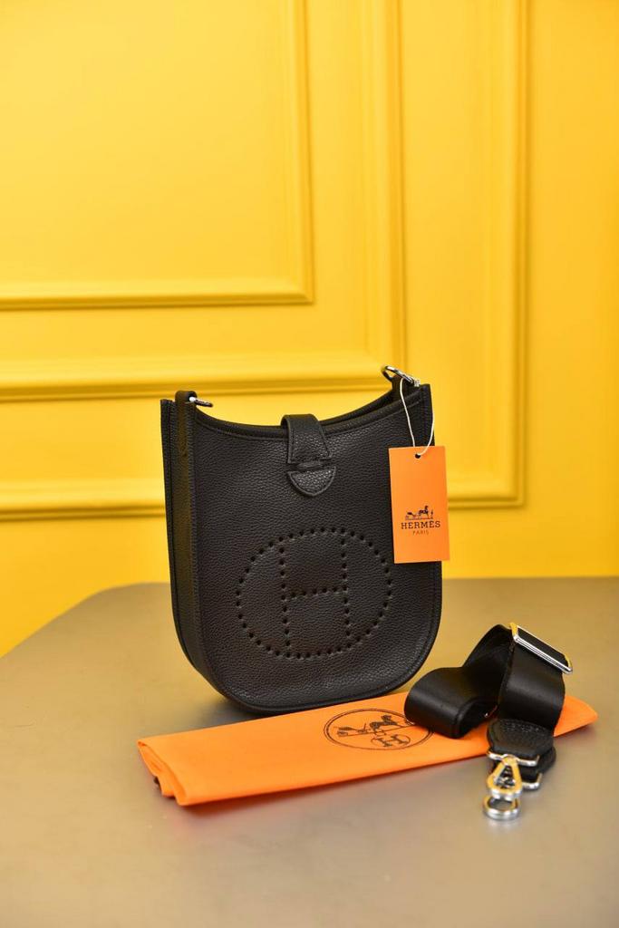 HERMES - Evelyne Small сумка черная на плечо 67785678