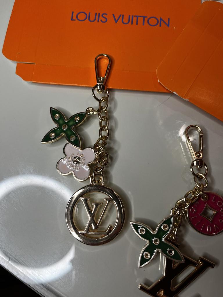 Брелок LV 496658