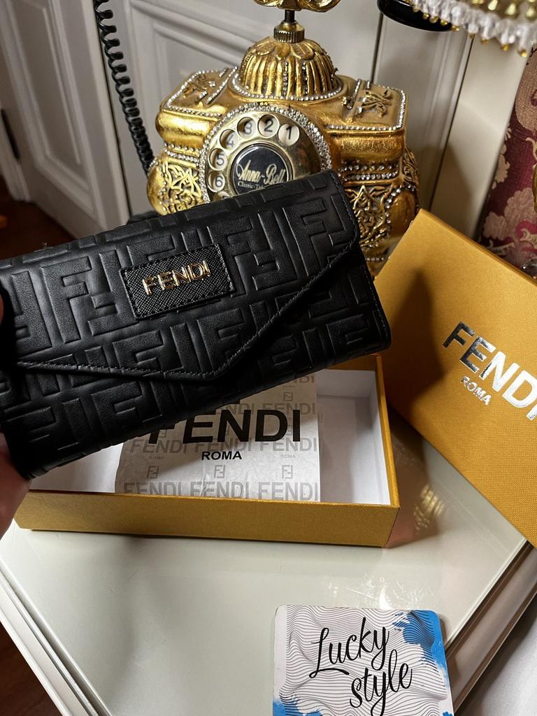 Fendi trend черная на кнопке+ бренд коробка 66312