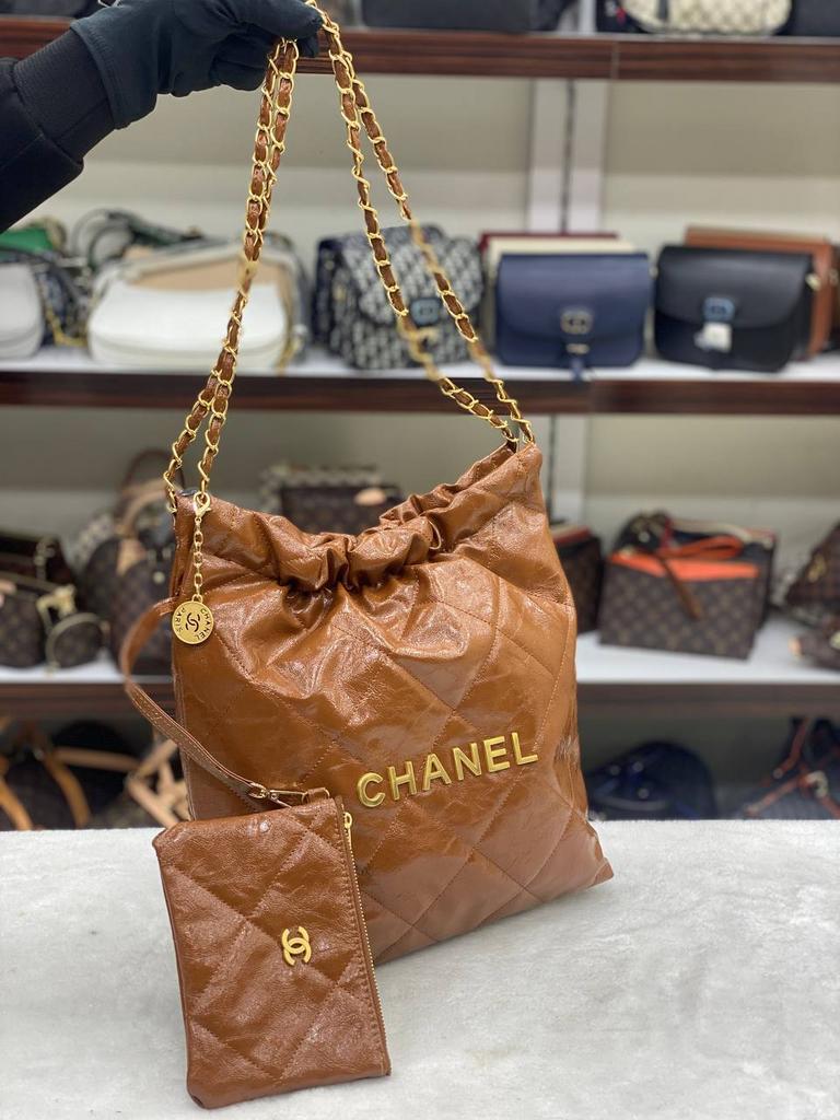 CHANEL 22 NEW HANDBAG коричневая под лак мешок большая 5532523