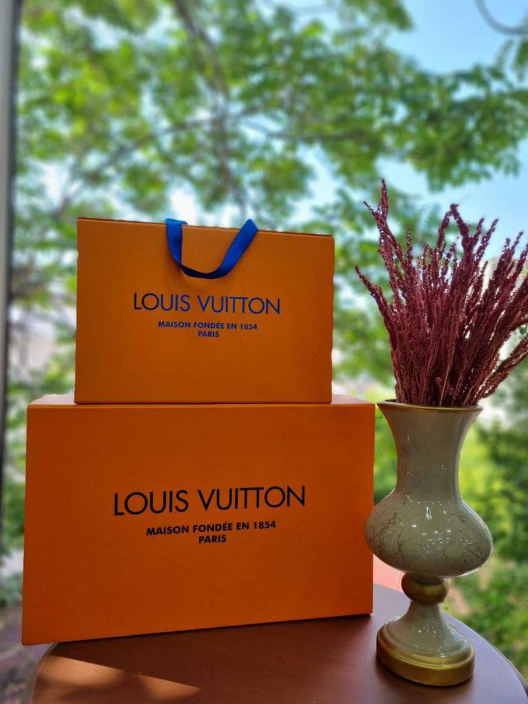 Коробка с ленточками medium 56514512