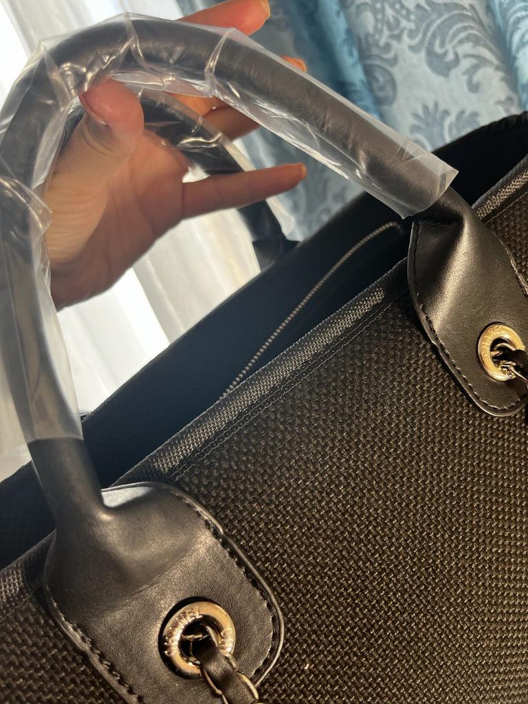 Сумки великі > CHANEL - 31 Rue Cambon Maxi Tote Bag на молнии