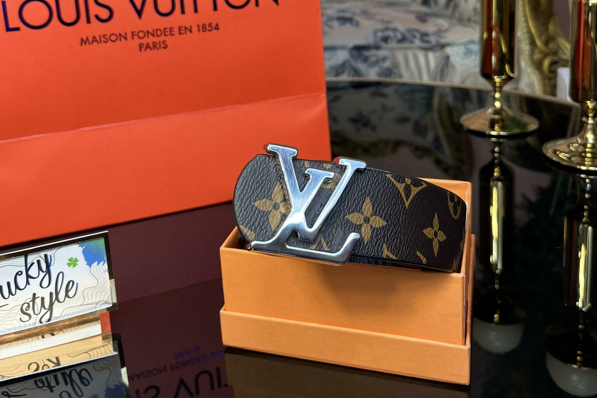 Двухсторонний ремень LV Initials Reversible Monogram коричневый серебро пряжка 7772435