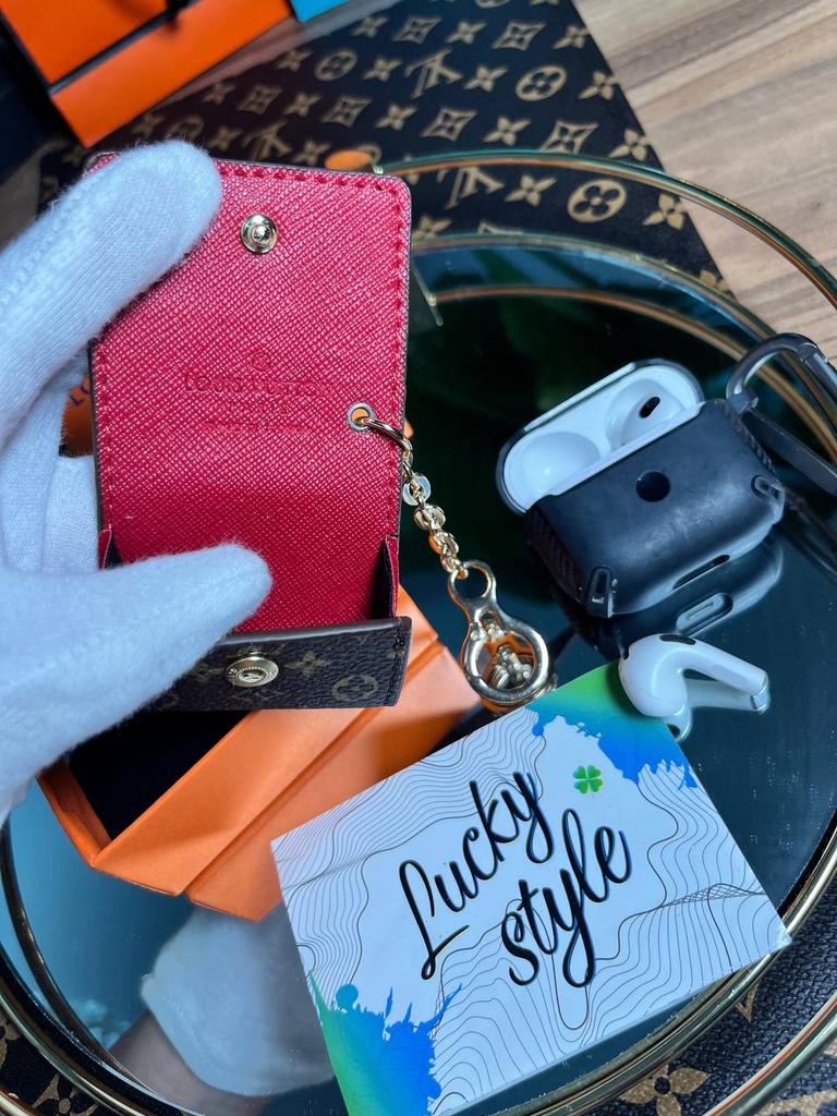 Брелок-чехол для наушников LV 5514512521