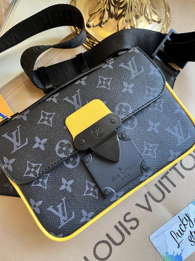 Месенджери та сумки > LOUIS VUITTON - S Lock Sling Bag 89768532