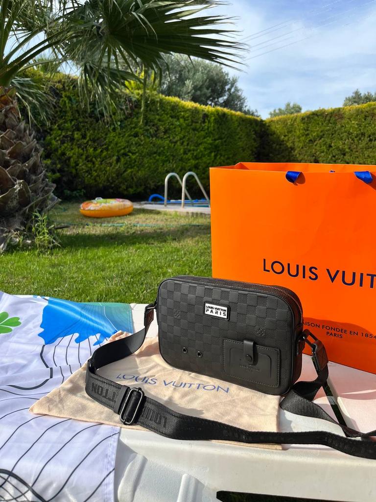 Louis Vuitton the one 77765454