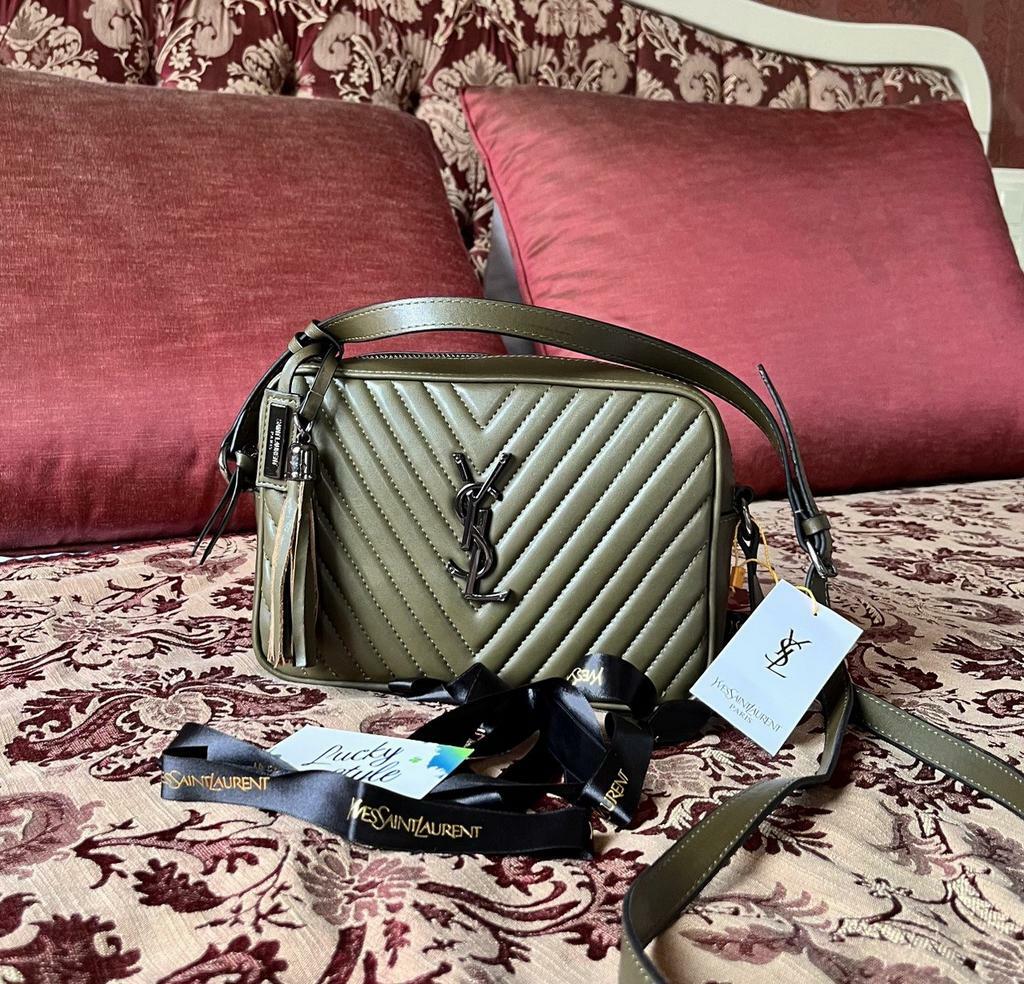 Сумка женская хакки YVES SAINT LAURENT - Lou Camera 55123412