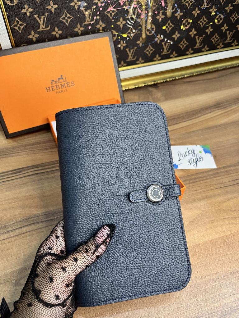 Hermes натуральная кожа Кошелек -обложка на паспорт большой  графит 6634677