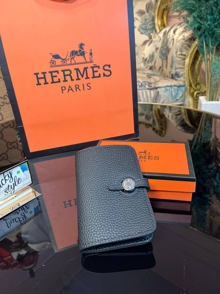 Hermes натуральная кожа Кошелек -обложка на паспорт маленький черный  256414