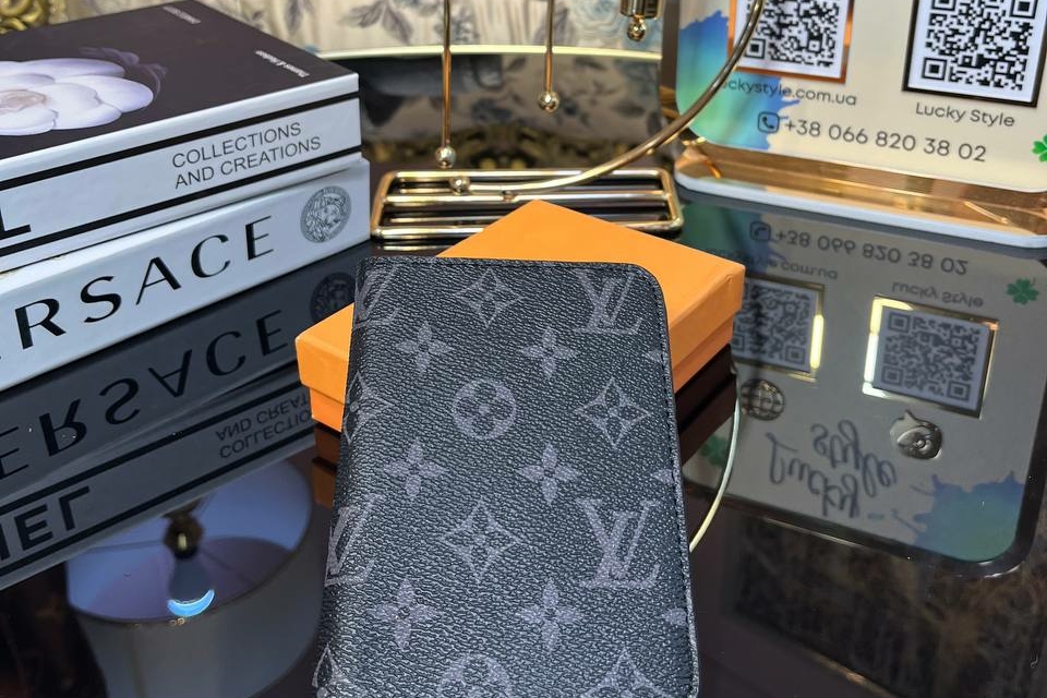 Обложка на паспорт премиум Louis Vuitton серый монограмм 121243