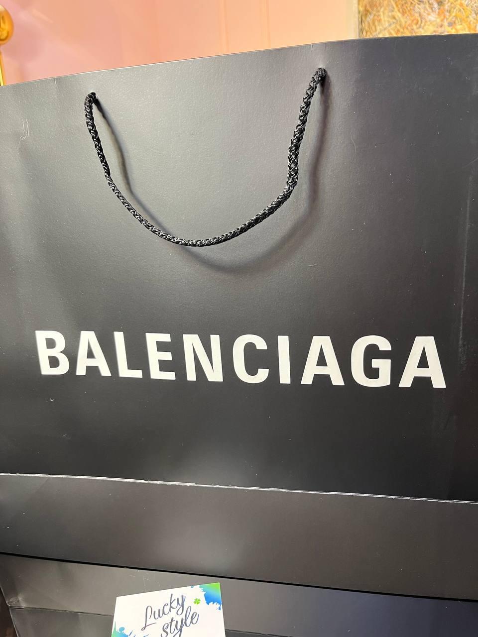 Balenciaga ノベルティ　VIP ギフト　ゲーム VIPバレンシアガ ダウンタウン XS レザー クロスボディバッグ