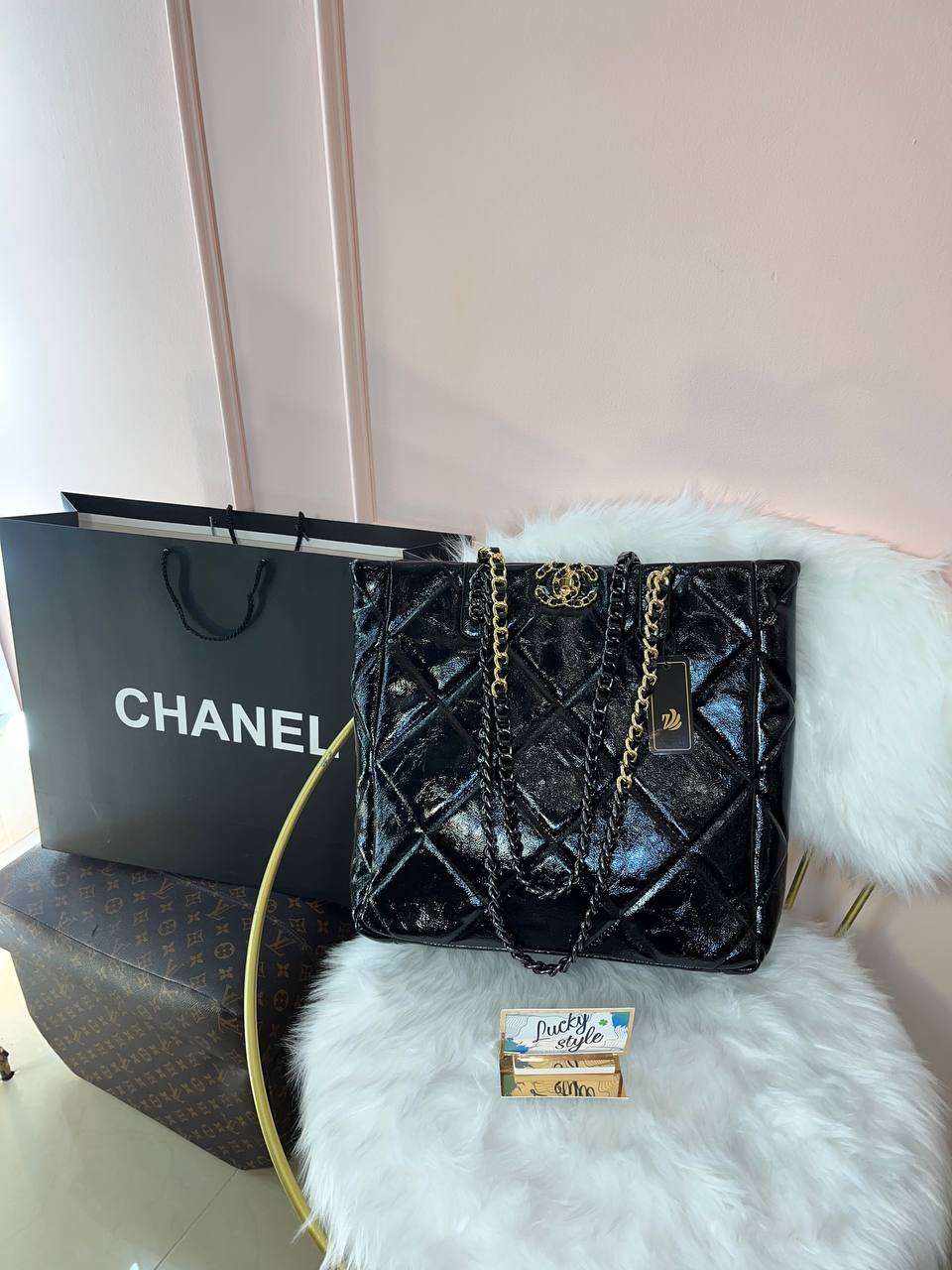 Сумка Chanel чёрная под лак 164325