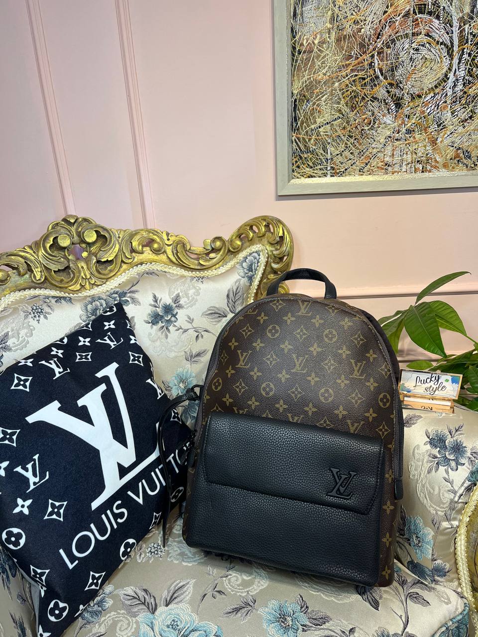 Рюкзак Louis Vuitton коричневый монограмм с чёрной вставкой 94456