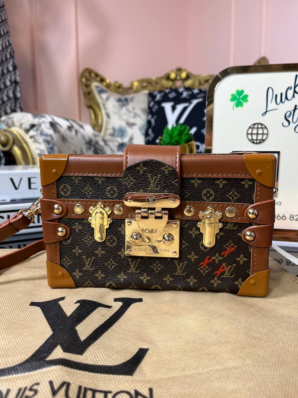 Petite Malle Louis Vuitton сумка trunk клатч  коричневая 95849