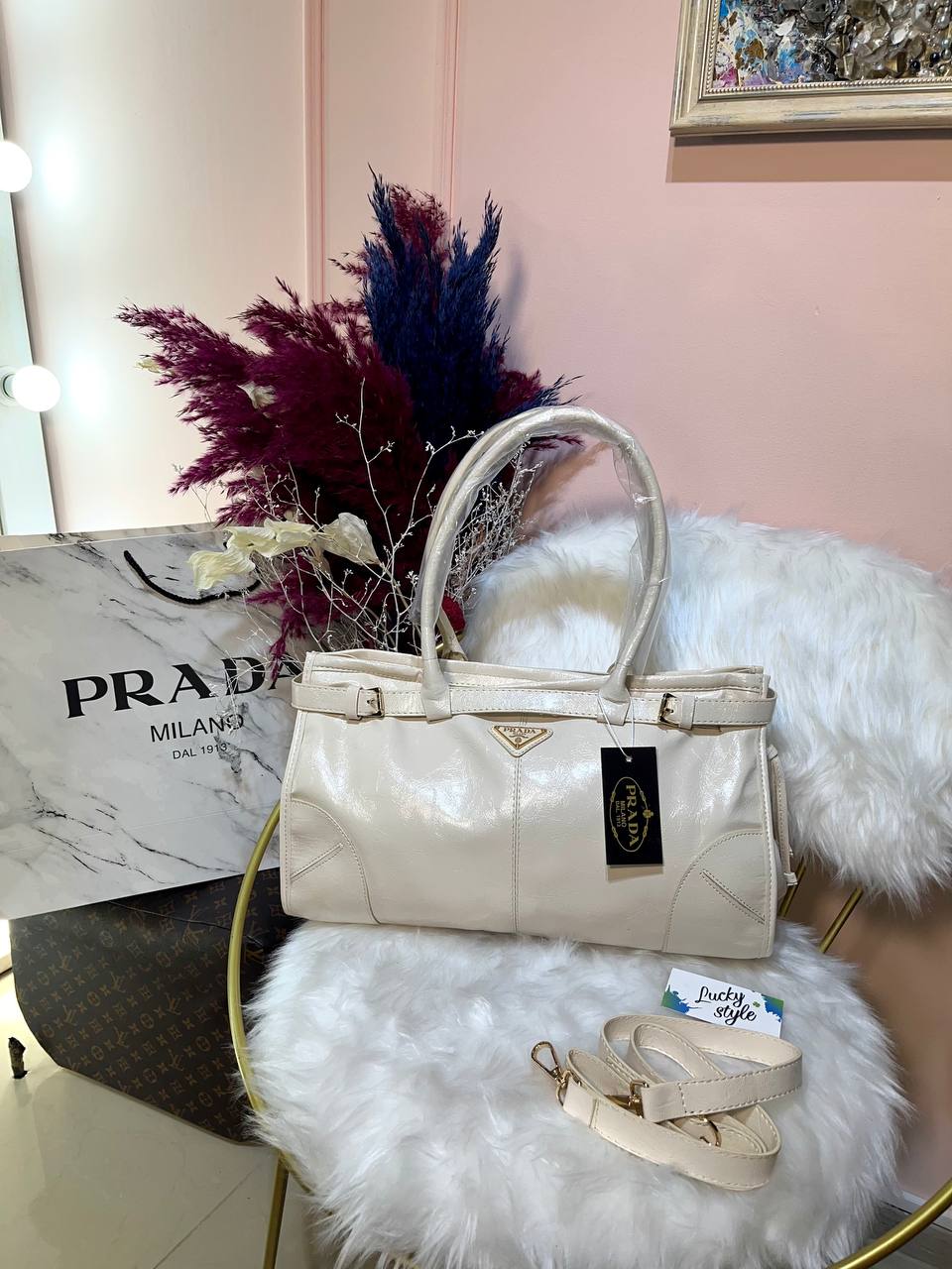 Сумка Prada молочная под лак 95854