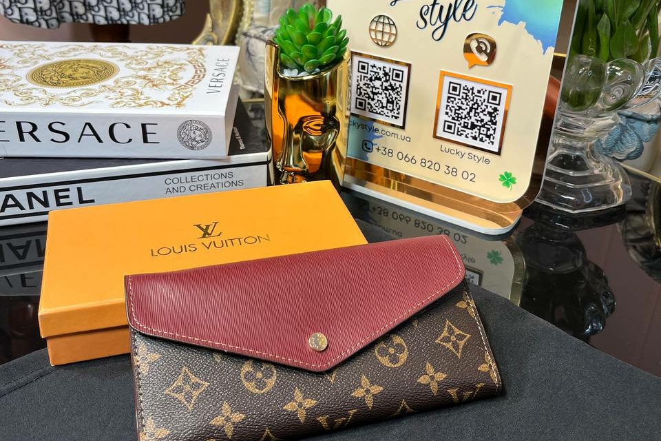 Кошелек Louis Vuitton коричневый монограмм с бордовой и фиолетовой вставками 95896