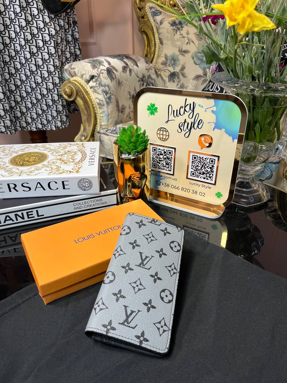 Кошелек-обложка Louis Vuitton серый монограмм 95900