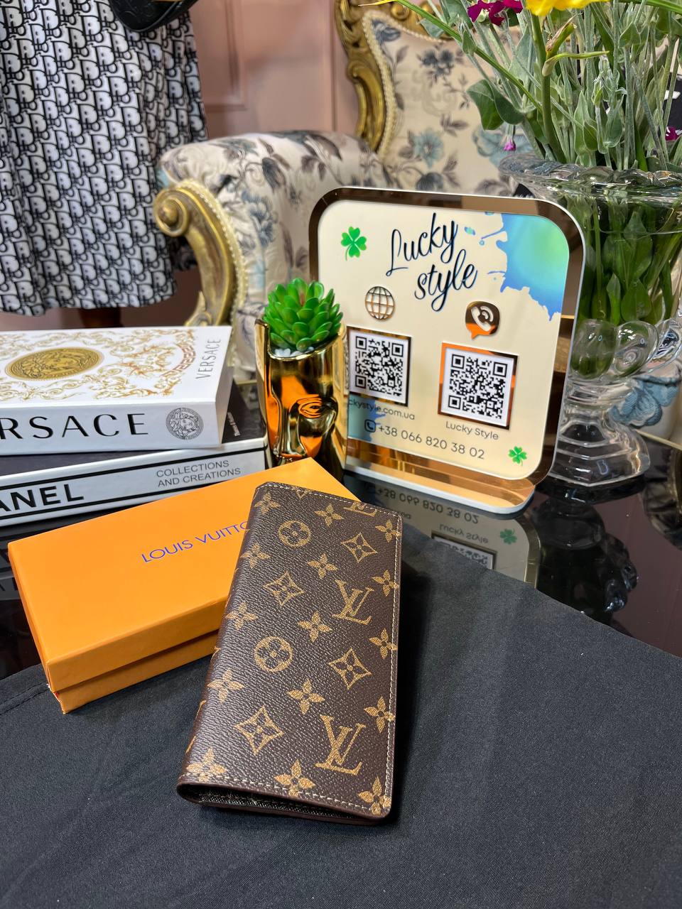 Кошелек-обложка Louis Vuitton коричневый монограмм 95901