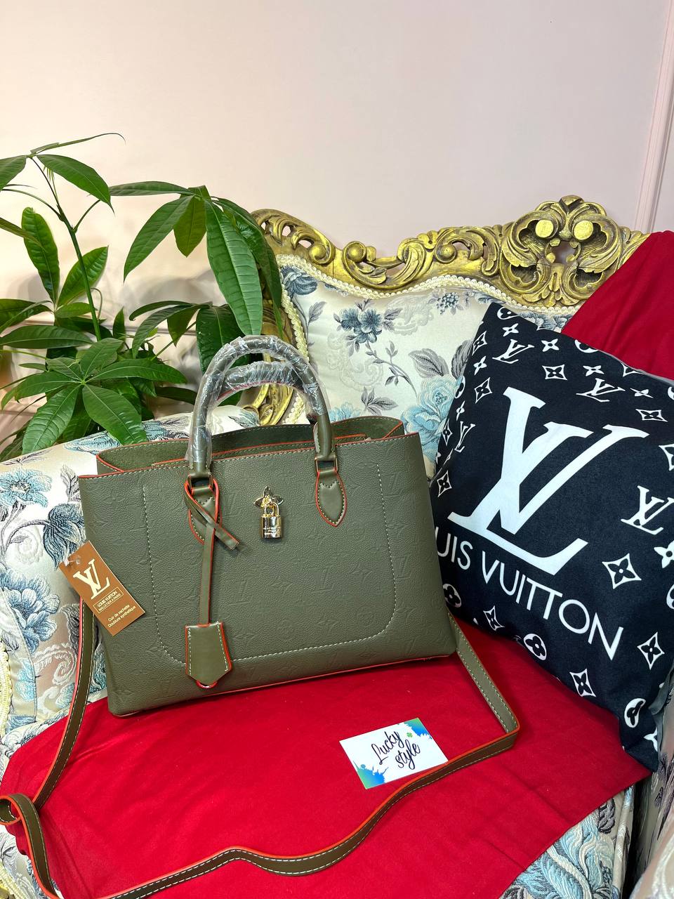 Сумка Louis Vuitton Flower Tote хаки с натуральной кожей 96007