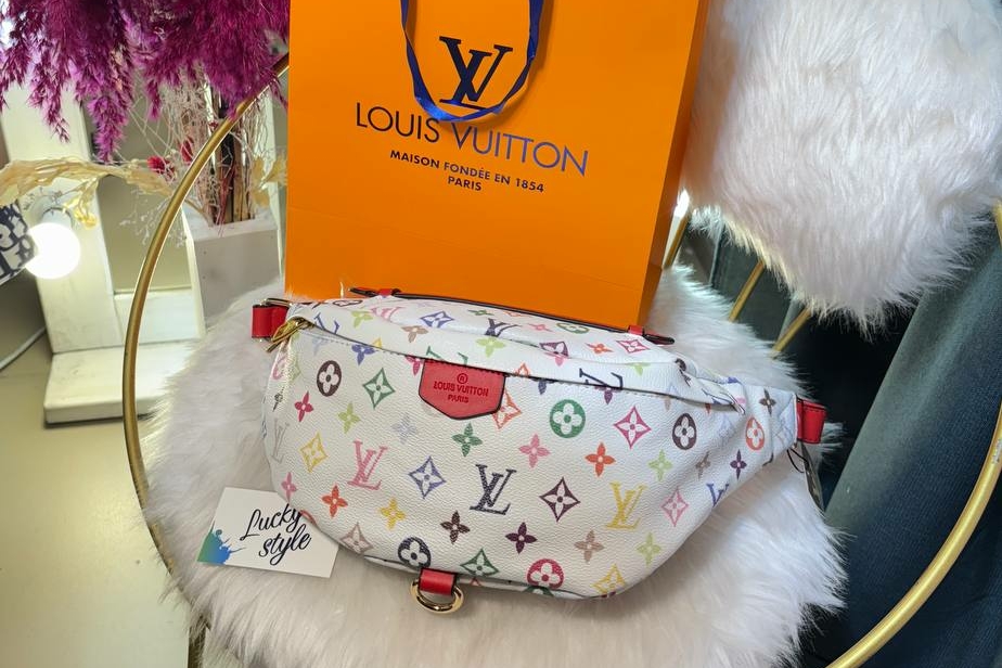 Бананка Louis Vuitton Bumbag цветная с красной ручкой 96043