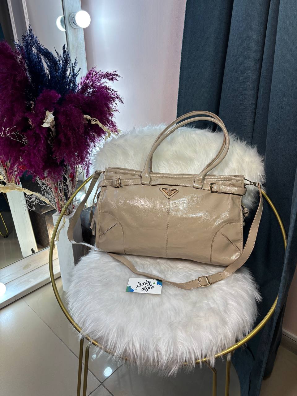 Сумка Prada бежевая под лак б/у 96092